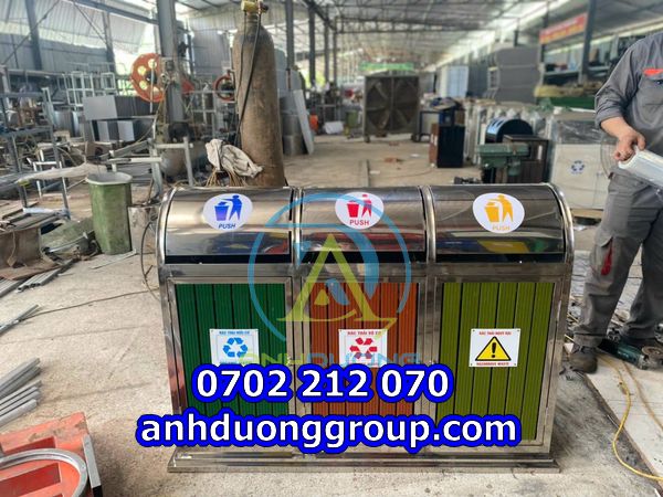 Hình ảnh thùng rác inox 3 ngăn công cộng tại nhà máy sản xuất